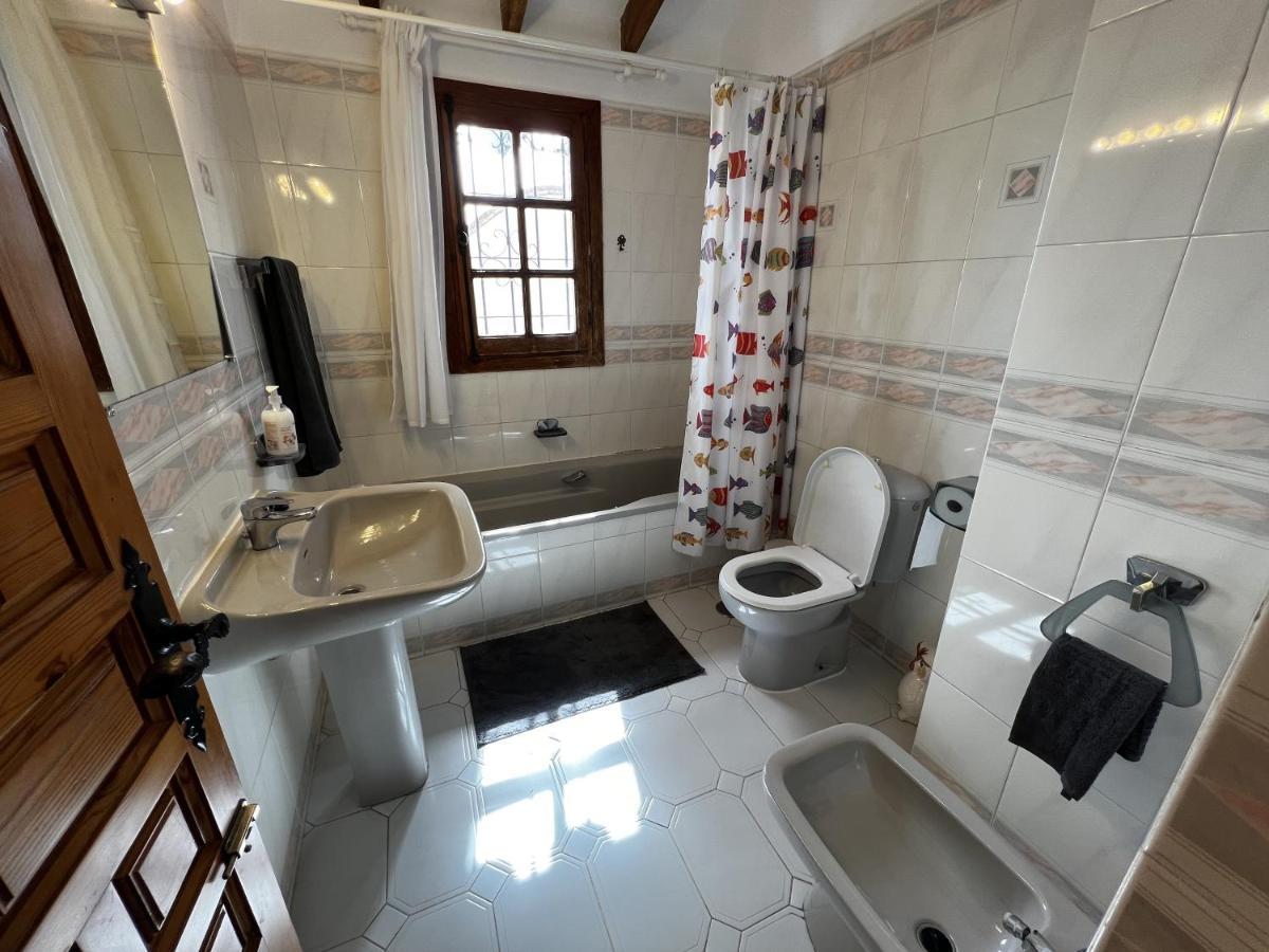 Vila Terraced House In The Mountains With Fantastic View Màlaga Exteriér fotografie